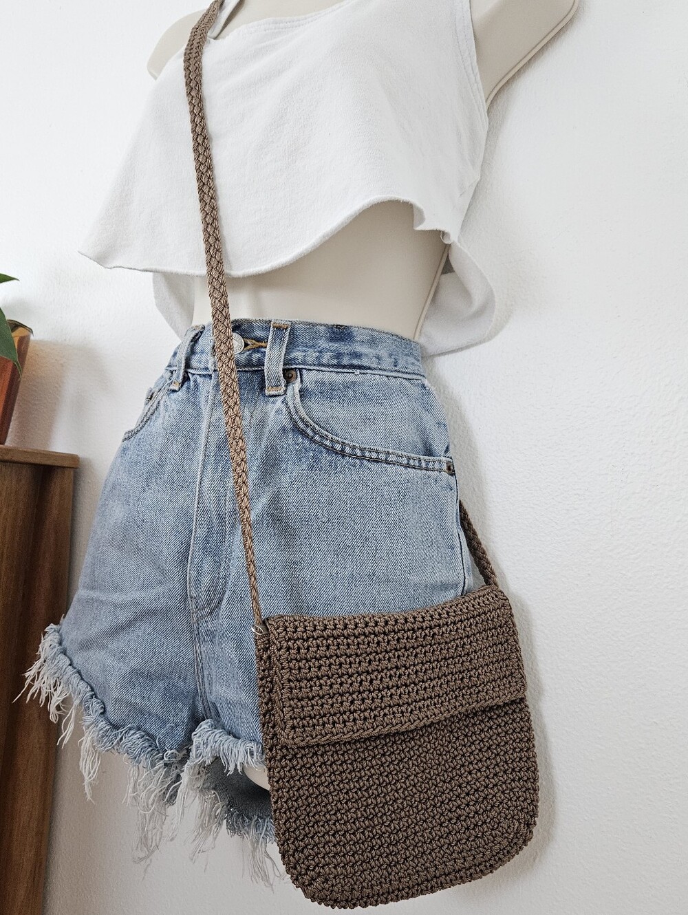 brown knit woven y2k grunge cottage boho indie urban shoulder crossbody bag